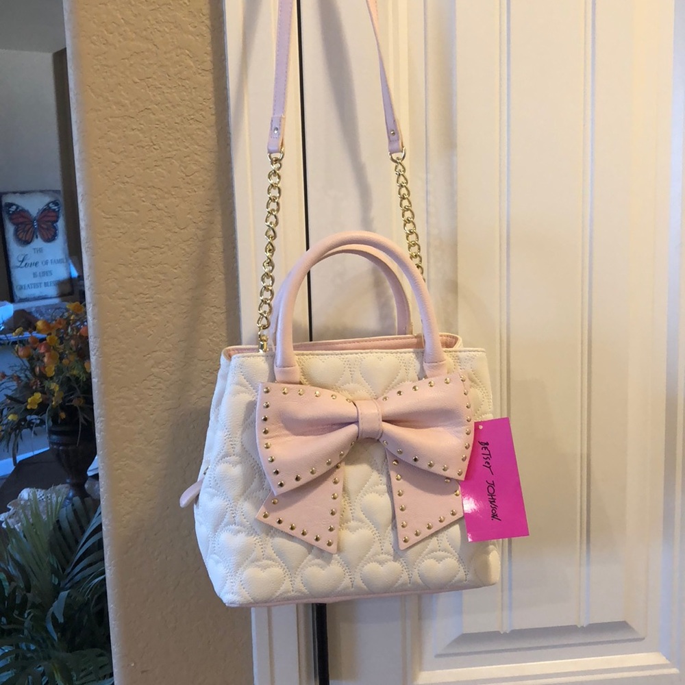 🌸NWT! BETSEY JOHNSON BOW BUCKET BAG - Picture 2 of 5